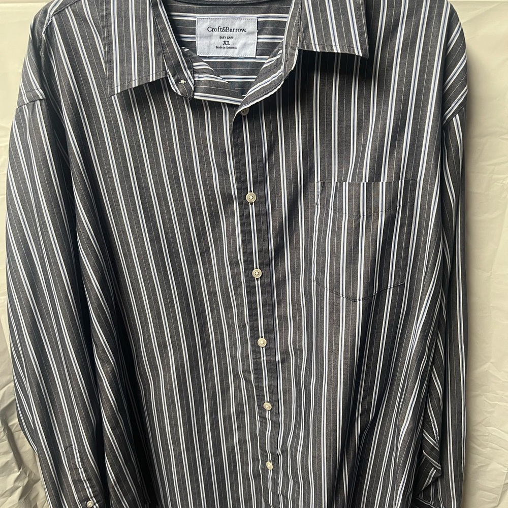 croft & barrow Men's Dark Gray Striped Shirt
